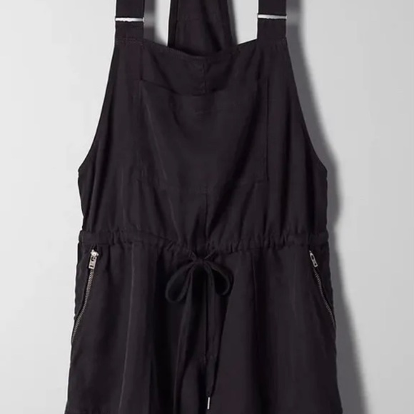 WILFRED FREE ARITZIA -Black Beatriz Drawstring Short Overall Romper Small EUC - Picture 5 of 12
